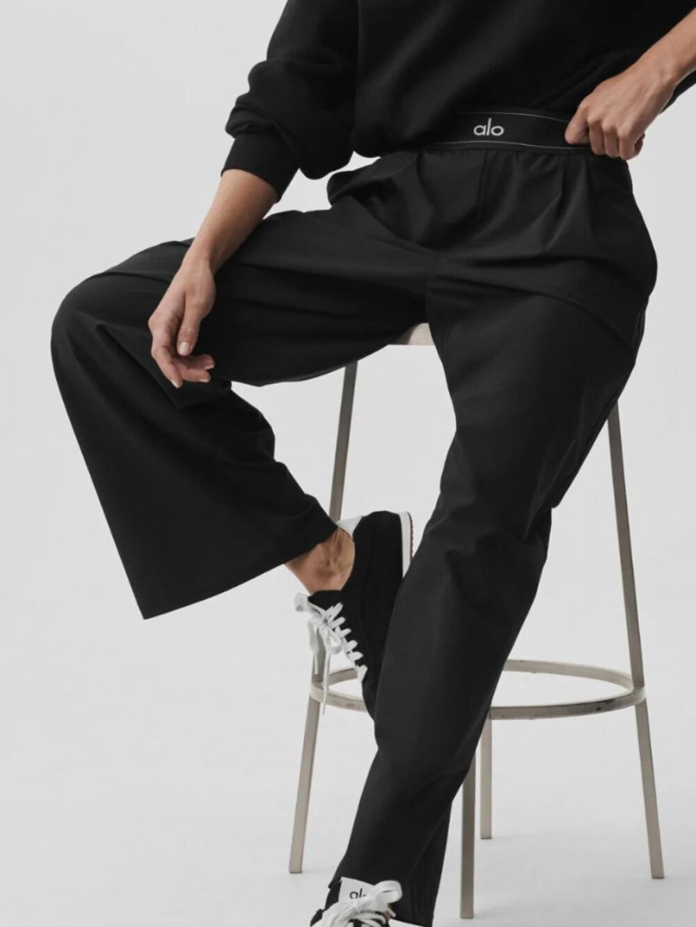 NWT Alo Yoga Suit Up Trouser Black Wide Leg Pants XS 30” Inseam 🌞 Everyday Chic - Picture 9 of 9